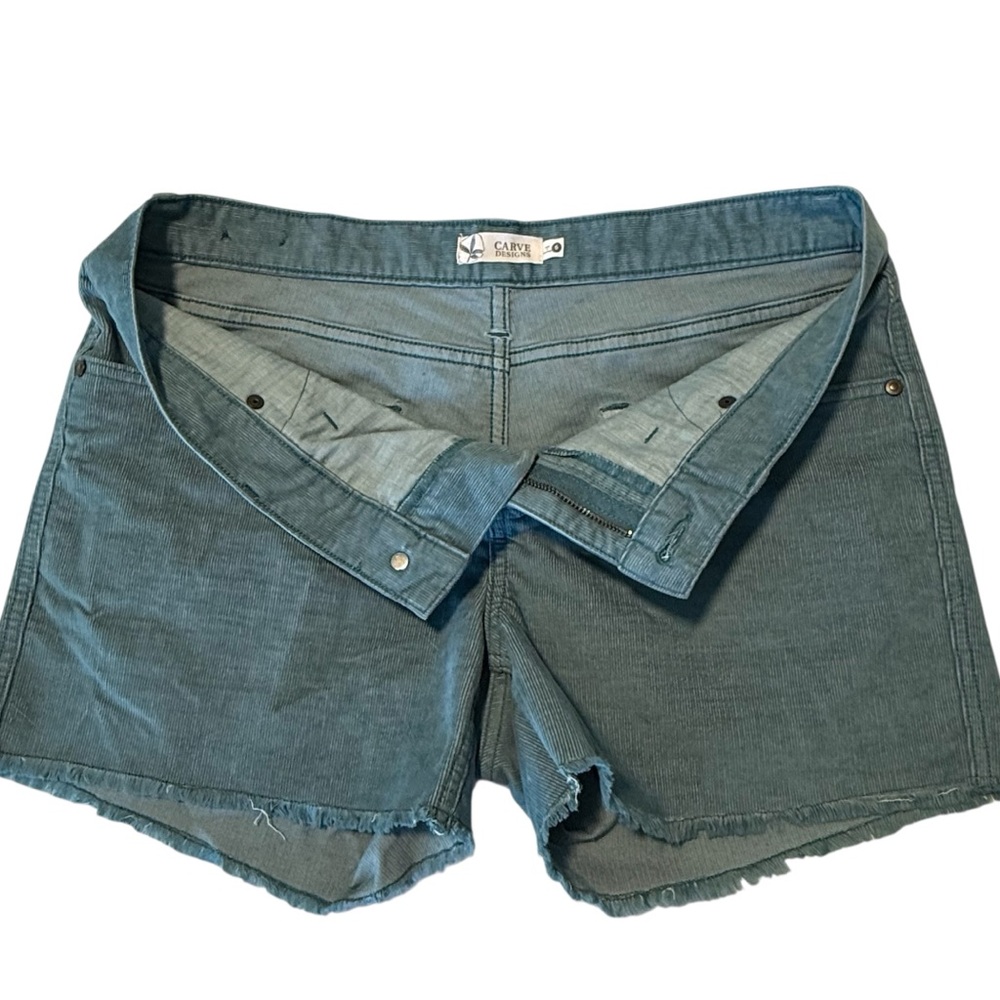Carve Designs Shorts size 6 Corduroy green - Picture 3 of 6